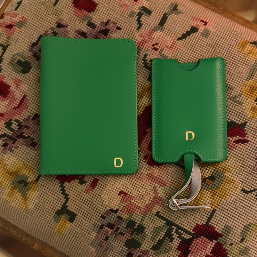 Monogrammed “D” Green Leather Passport Holder and Luggage Tag Set